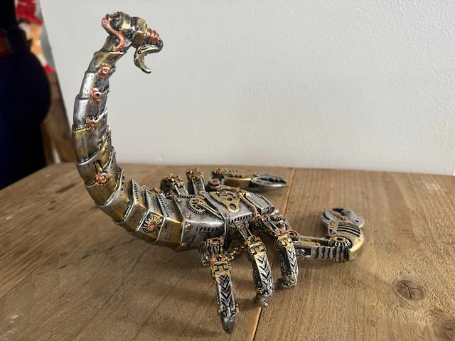 Scorpioen steampunk h17,5cm silver - afbeelding 2 van  3