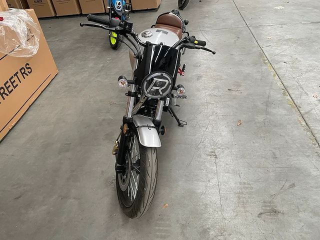 Scrambler x cafe 125 "grey/black w/ red striping" - afbeelding 4 van  7