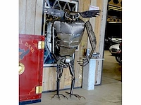 Scrap-metal-art 'grand gremlin' (mmc 2023) - afbeelding 1 van  11