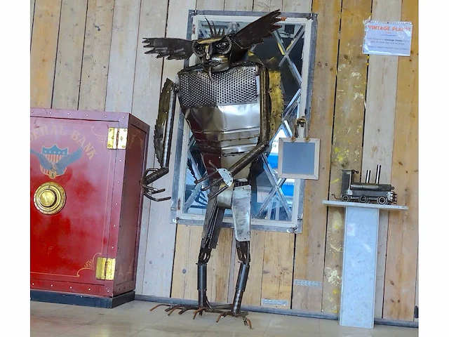 Scrap-metal-art 'grand gremlin' (mmc 2023) - afbeelding 5 van  11