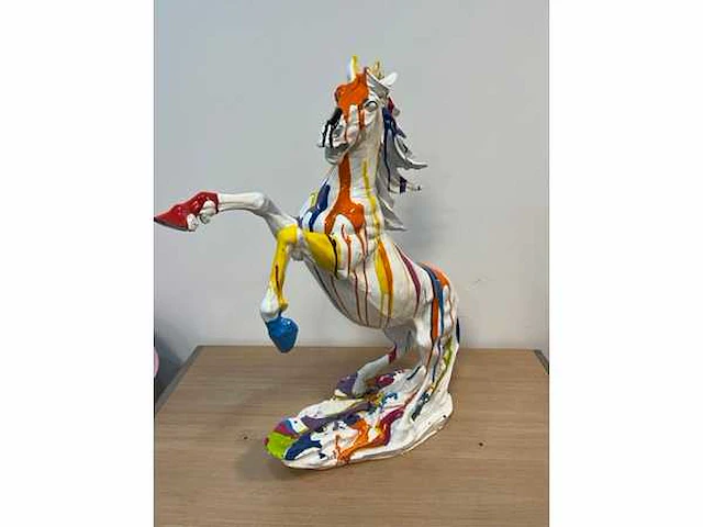 Sculptuur stijgerend paard - afbeelding 1 van  2