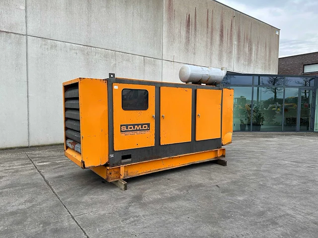 Sdmo - 180kva - stroomgenerator - 2014 - afbeelding 1 van  18