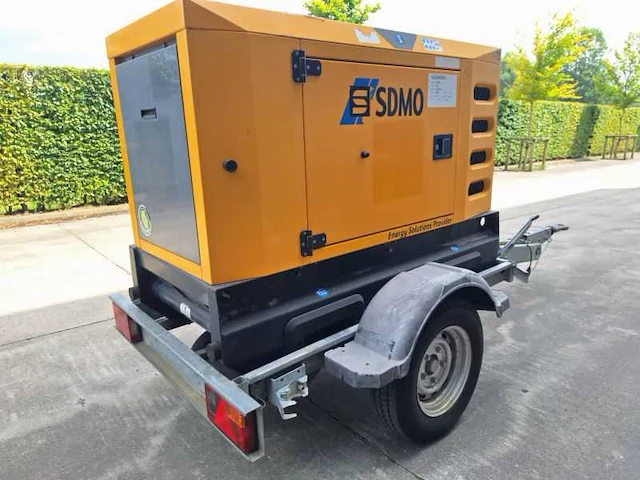 Sdmo - r22c3 - generator - 2007 - afbeelding 5 van  9