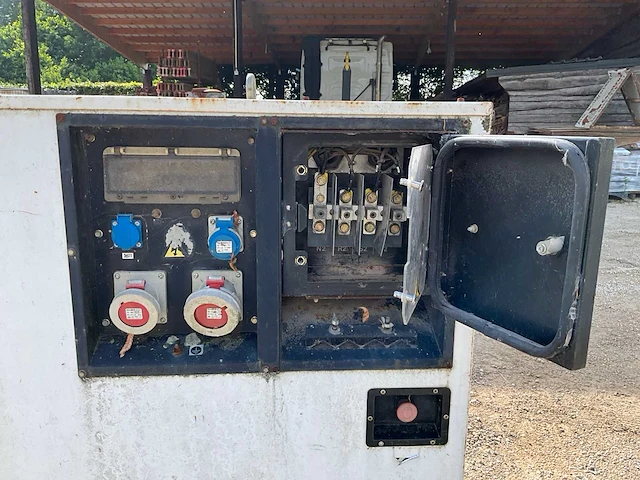 Sdmo 45kva stroomgenerator - afbeelding 7 van  28