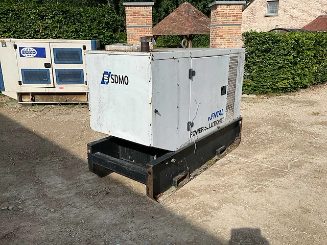 Sdmo 45kva stroomgenerator - afbeelding 1 van  28