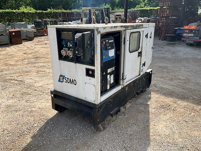 Sdmo 45kva stroomgenerator - afbeelding 24 van  28