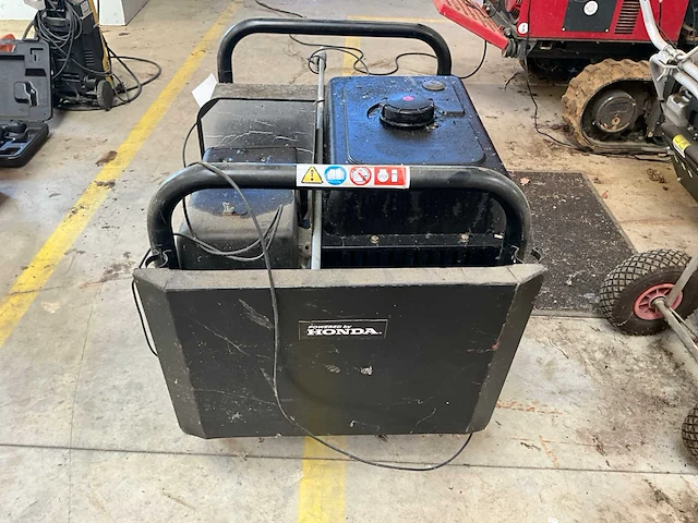 Sdmo sh600 stoomgenerator 2010 - afbeelding 4 van  5