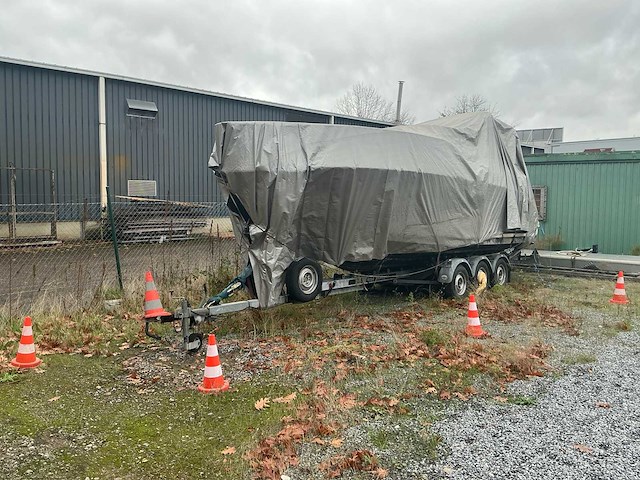 Sea ray sundancer 240 motorjacht met riba boot trailer - afbeelding 7 van  55