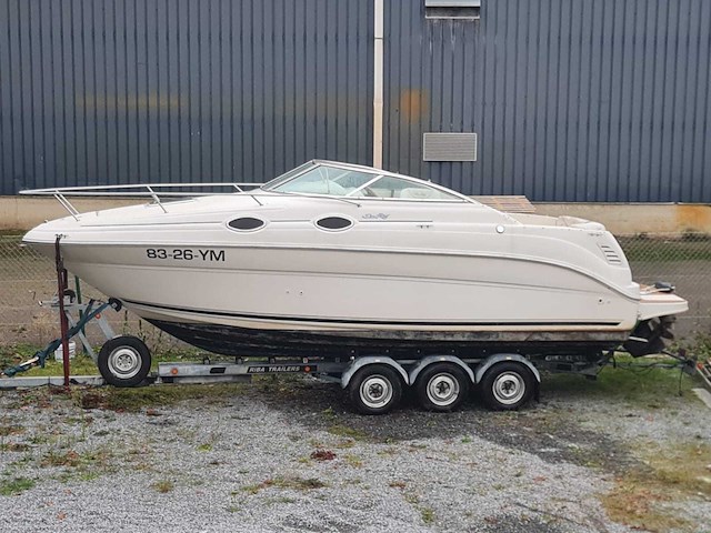 Sea ray sundancer 240 motorjacht met riba boot trailer - afbeelding 12 van  55