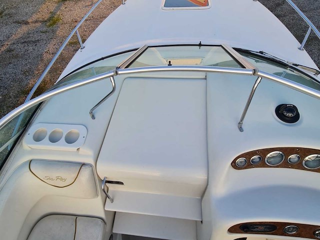 Sea ray sundancer 240 motorjacht met riba boot trailer - afbeelding 25 van  55