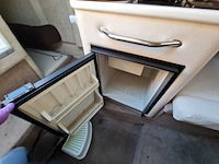 Sea ray sundancer 240 motorjacht met riba boot trailer - afbeelding 31 van  55