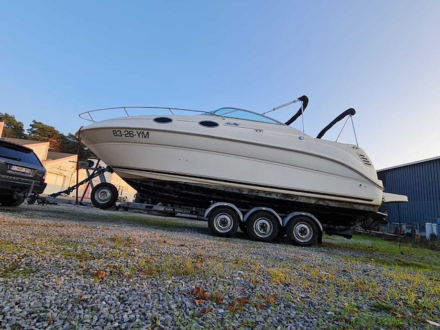 Sea ray sundancer 240 motorjacht met riba boot trailer - afbeelding 45 van  55