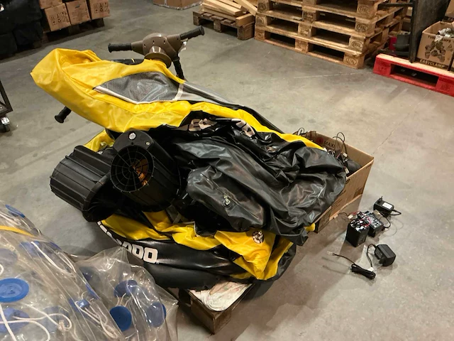 Seadoo aquamate elektrische opblaasbare waterscooters (5x) - afbeelding 1 van  10