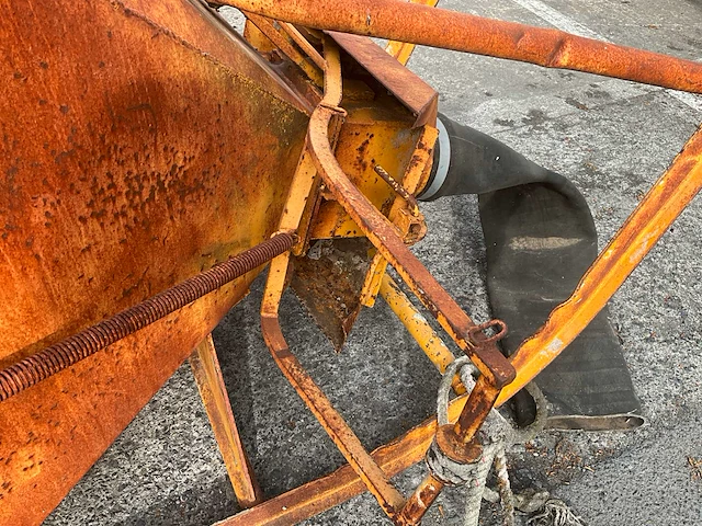 Secatol 1250l betonkubel - afbeelding 10 van  10