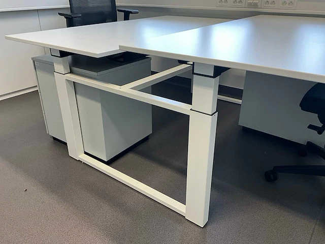 Sedus bureau-eiland 160x170 + bureaustoelen - afbeelding 6 van  13