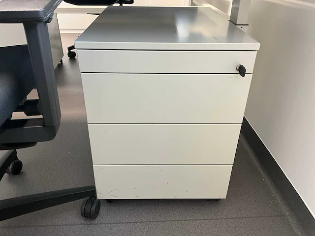Sedus bureau-eiland 160x170 + bureaustoelen - afbeelding 3 van  13