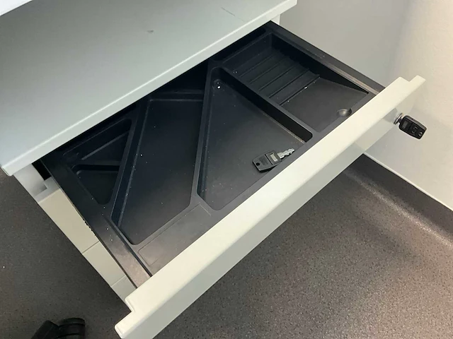 Sedus bureau-eiland 160x170 + bureaustoelen - afbeelding 4 van  13
