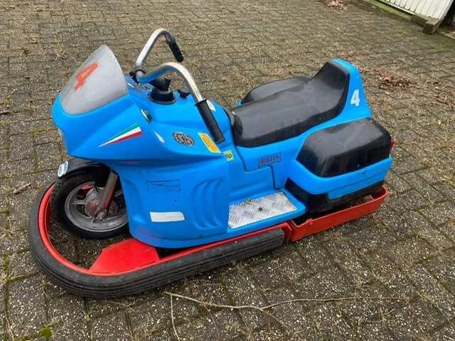 Sela - autoscooter - afbeelding 1 van  5