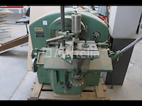 Semi-automatische pennenbank helma