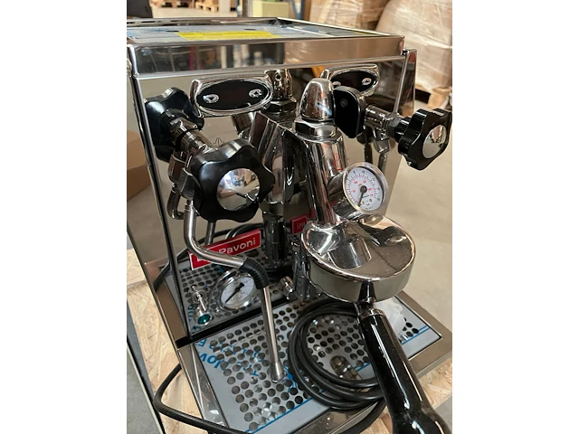 Semi-industrieel koffiemachine - afbeelding 1 van  7