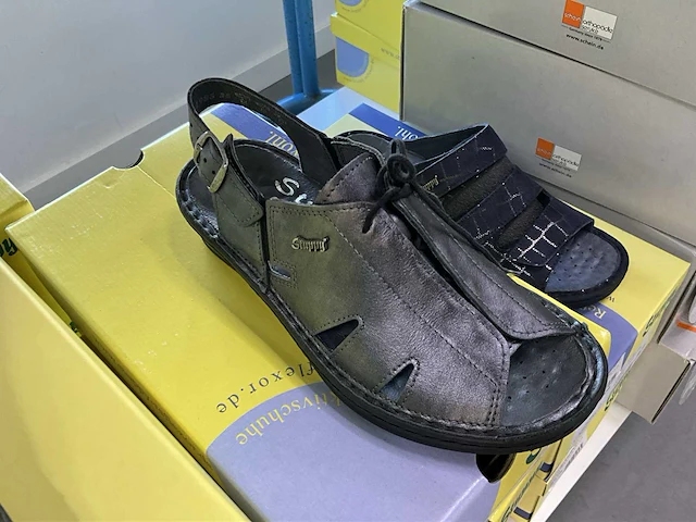 Semi-orthopedische schoenen - afbeelding 2 van  39