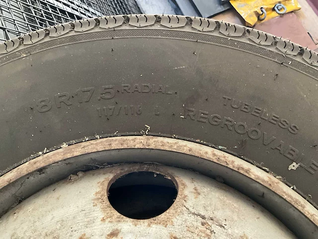 Semperit express steel vrachtwagenbanden met velg 7 stuks - afbeelding 4 van  6