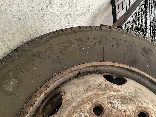 Semperit express steel vrachtwagenbanden met velg 7 stuks - afbeelding 5 van  6