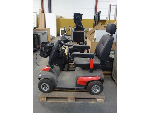 Senioren scooter met lader invacare - afbeelding 1 van  6