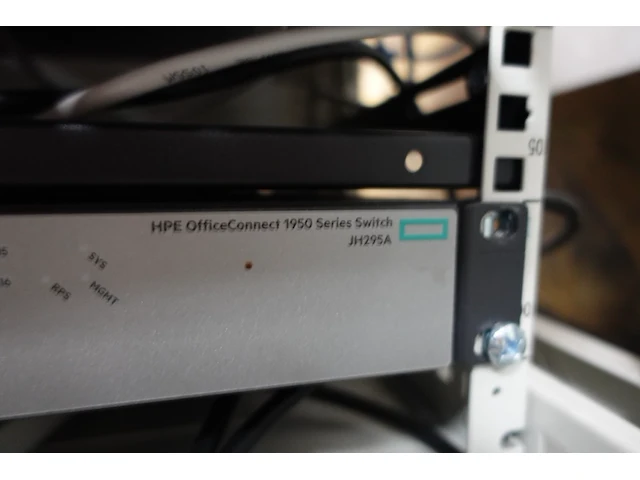 Serverkast + inhoud - afbeelding 4 van  5
