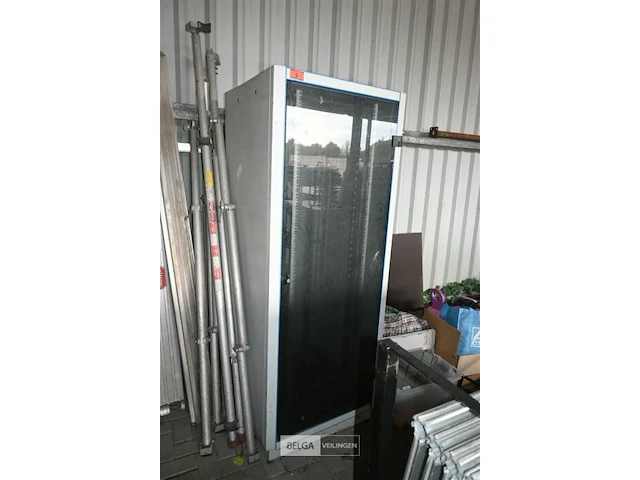 Serverkast met glazen deur - afbeelding 1 van  5