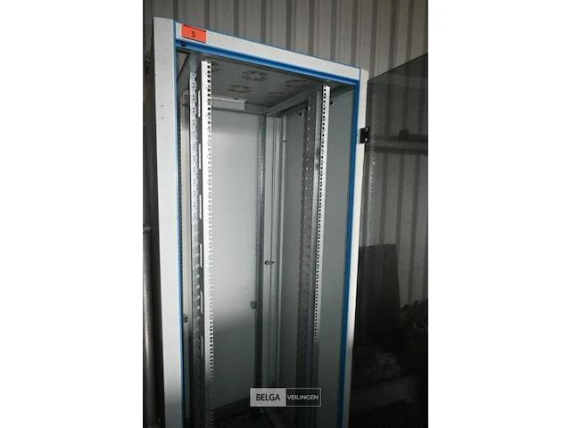 Serverkast met glazen deur - afbeelding 5 van  5