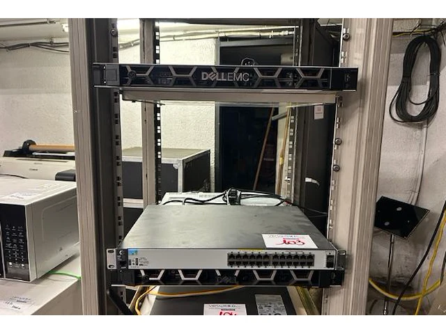 Serverkast met inhoud samengesteld lot 101-106 - afbeelding 2 van  5