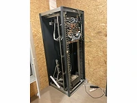 Serverrack met inhoud - afbeelding 2 van  9
