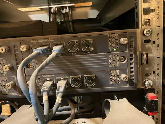 Serverrack met inhoud - afbeelding 8 van  9