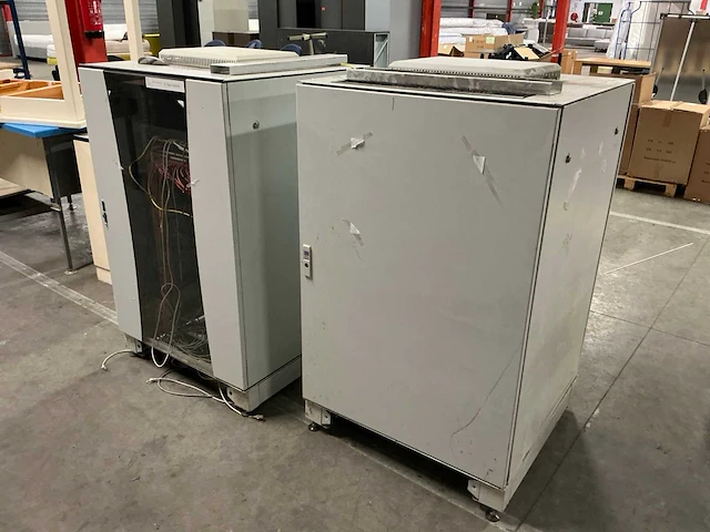 Serverrack - afbeelding 1 van  8