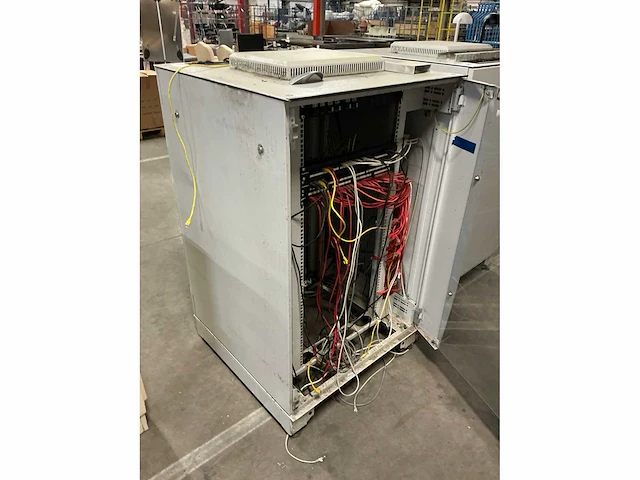 Serverrack - afbeelding 4 van  8