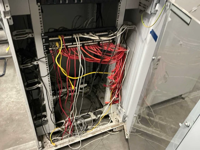Serverrack - afbeelding 7 van  8