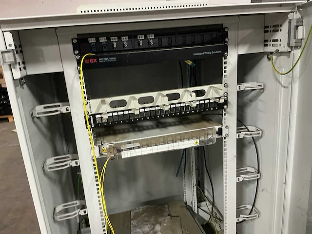 Serverrack - afbeelding 8 van  8