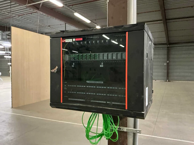 Serverrack - afbeelding 1 van  5