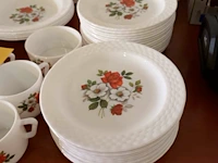 Servies arcopal amelie. 53 stuks - afbeelding 4 van  4