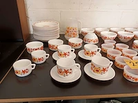 Servies arcopal flore. 63 stuks - afbeelding 3 van  5