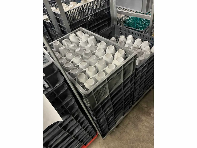 Servies, glaswerk en bestek (360x) - afbeelding 2 van  2