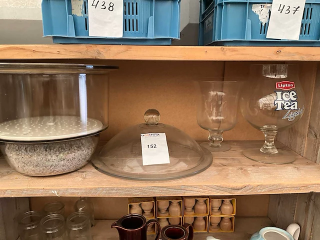 Servies, glaswerk en bestek - afbeelding 1 van  1