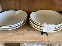 Servies, glaswerk en bestek - afbeelding 1 van  2
