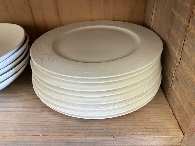 Servies, glaswerk en bestek - afbeelding 2 van  2