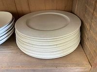 Servies, glaswerk en bestek - afbeelding 2 van  2