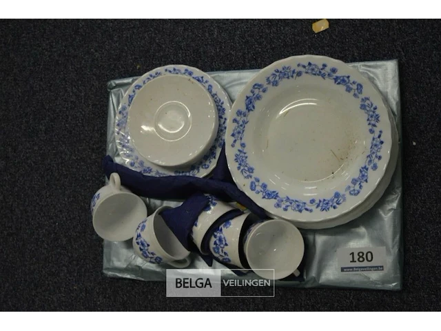 Servies niet compleet - afbeelding 1 van  3