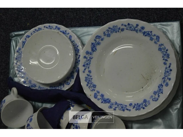 Servies niet compleet - afbeelding 2 van  3