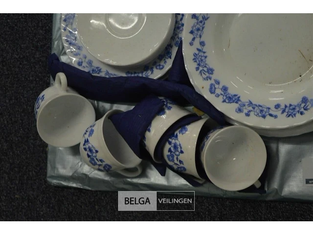 Servies niet compleet - afbeelding 3 van  3