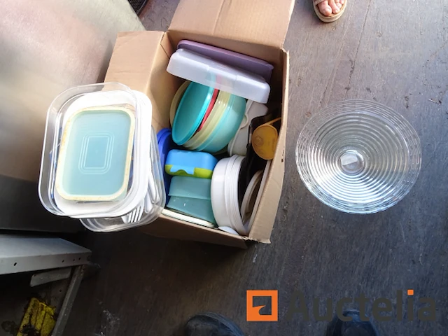 Servies: servies en tupperware - afbeelding 1 van  7